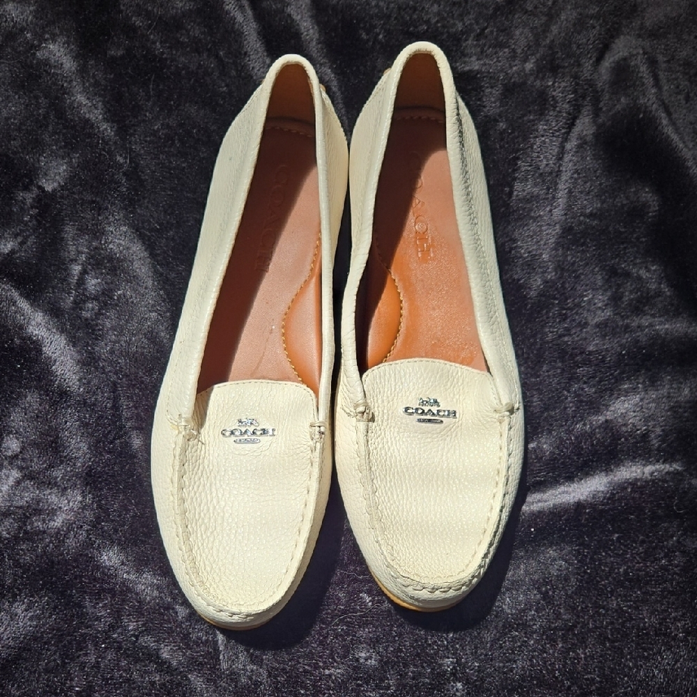 Coach Cream Flats Timeless Design